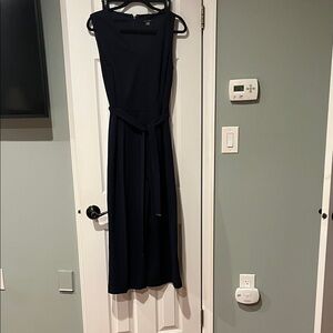 Elegant Navy Tommy Hilfiger Black Sleeveless Belted Jumpsuit size 12 ankle len